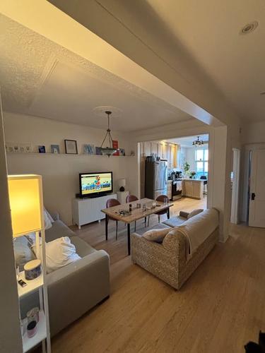 Appartement de 4 chambres à louer à Montreal - Le Plateau-Mont-Royal — photo 3