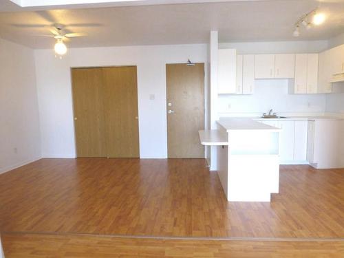 2 bedrooms apartment for rent in Sherbrooke — photo 6