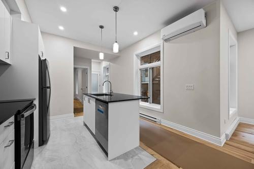 5 bedrooms apartment for rent in Montreal - Le Plateau-Mont-Royal — photo 3