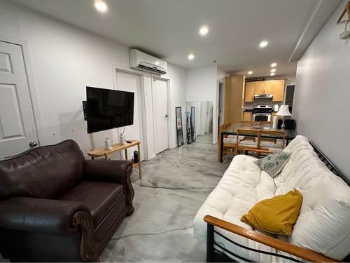 4 bedrooms apartment for rent in Montreal - Ville-Marie — photo 11
