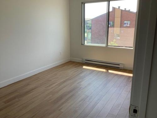 2 bedrooms apartment for rent in Laval — photo 13