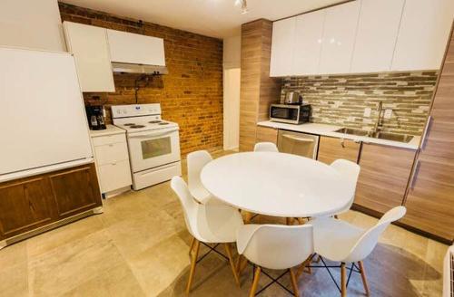 5 bedrooms apartment for rent in Montréal — photo 21