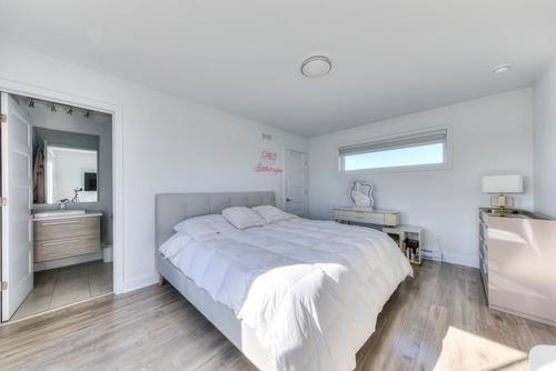 2 bedrooms apartment for rent in Laval — photo 8
