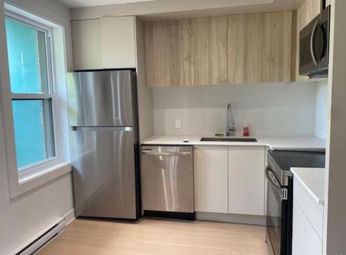 4 bedrooms apartment for rent in Montreal - Le Plateau-Mont-Royal — photo 8