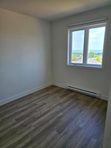 2 bedrooms apartment for rent in Sherbrooke — photo 10