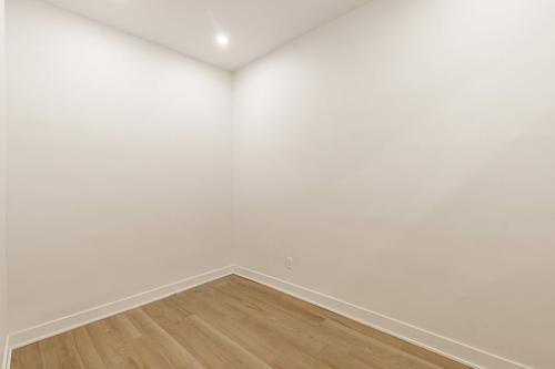 4 bedrooms apartment for rent in Montreal - Mercier–Hochelaga-Maisonneuve — photo 12