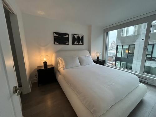 2 bedrooms apartment for rent in Montreal - Ville-Marie — photo 4