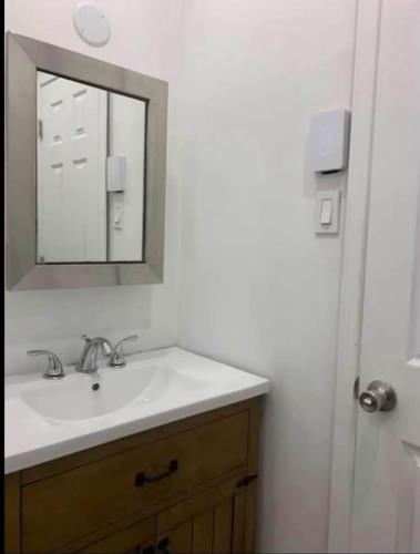 4 bedrooms apartment for rent in Montreal - Le Plateau-Mont-Royal — photo 11