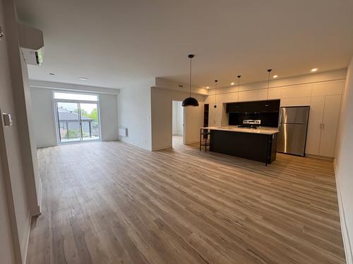 Appartement de 3 chambres à louer à Longueuil — photo 2