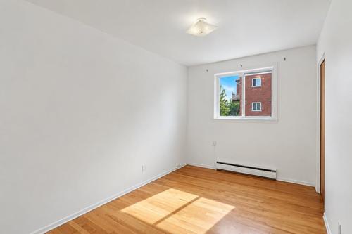 2 bedrooms apartment for rent in Laval — photo 8