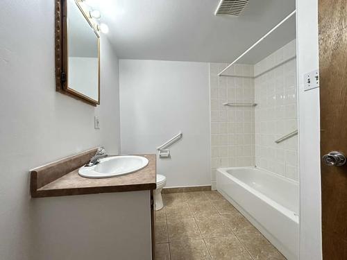 2 bedrooms apartment for rent in Laval — photo 14