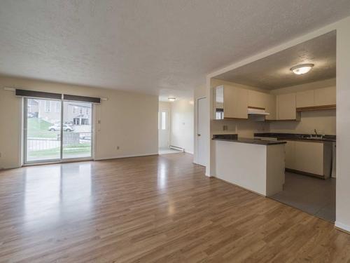 3 bedrooms apartment for rent in Sherbrooke — photo 2