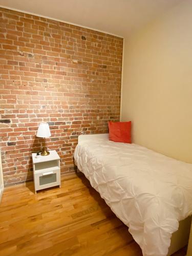 4 bedrooms apartment for rent in Montreal - Le Plateau-Mont-Royal — photo 2