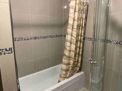4 bedrooms apartment for rent in Montreal - Mercier–Hochelaga-Maisonneuve — photo 8