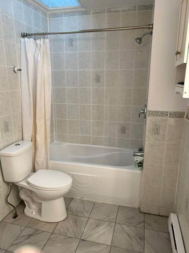 4 bedrooms apartment for rent in Montreal - Ahuntsic-Cartierville — photo 9