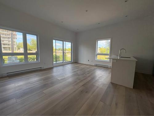 2 bedrooms apartment for rent in Laval — photo 4