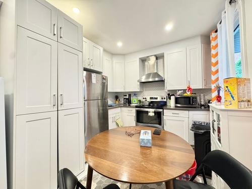 4 bedrooms apartment for rent in Montreal - Le Plateau-Mont-Royal — photo 2