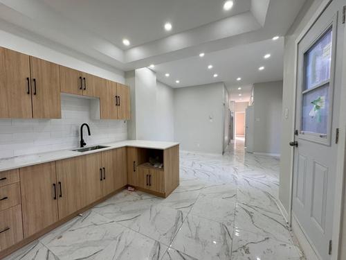 5 bedrooms apartment for rent in Montreal - Le Plateau-Mont-Royal — photo 3