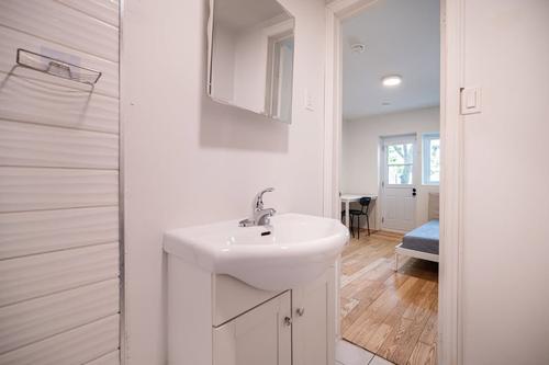 Studio for rent in Montreal - Le Plateau-Mont-Royal — photo 10
