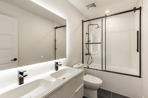 Appartement de 4 chambres à louer à Montréal — photo 8