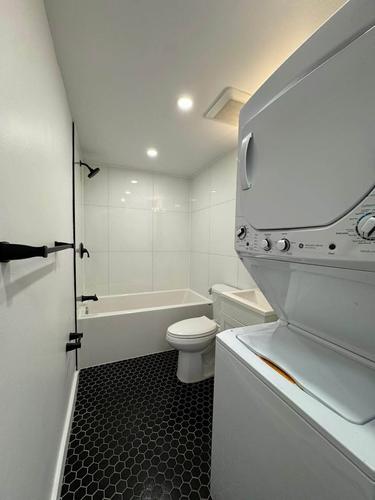 2 bedrooms apartment for rent in Montreal - Ville-Marie — photo 8