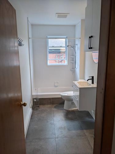 3 bedrooms apartment for rent in Sherbrooke — photo 3