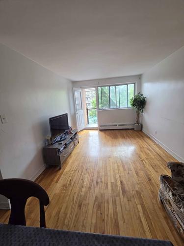 1 bedroom apartment for rent in Montreal - Saint-Laurent — photo 4