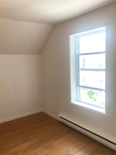 2 bedrooms apartment for rent in Sherbrooke — photo 2