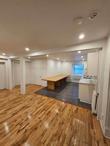 4 bedrooms apartment for rent in Montreal - Ville-Marie — photo 7
