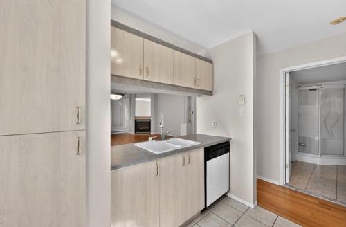 3 bedrooms apartment for rent in Laval — photo 12