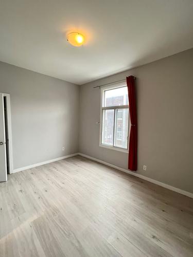 5 bedrooms apartment for rent in Montreal - Le Plateau-Mont-Royal — photo 12