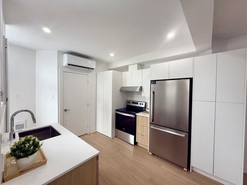 4 bedrooms apartment for rent in Montreal - Mercier–Hochelaga-Maisonneuve — photo 2