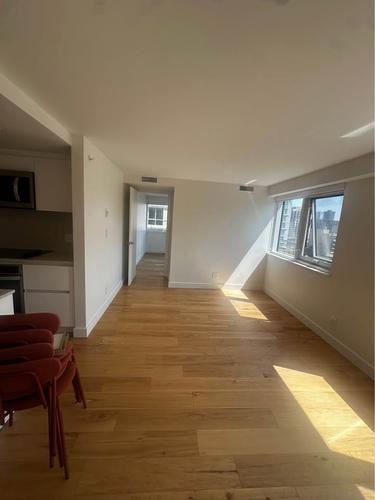Appartement de 3 chambres à louer à Montreal - Ville-Marie — photo 4