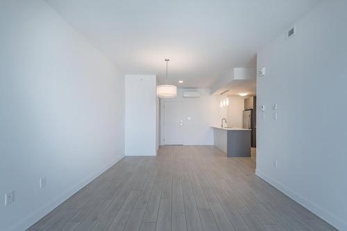 2 bedrooms apartment for rent in Laval — photo 8