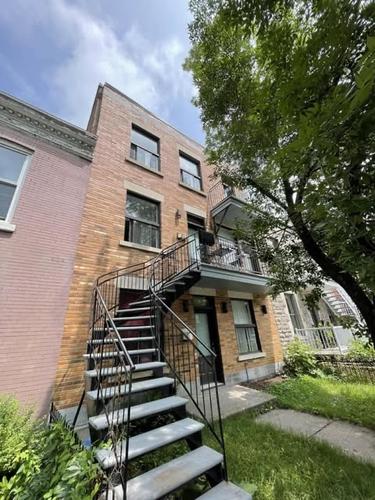 4 bedrooms apartment for rent in Montreal - Le Plateau-Mont-Royal — photo 3