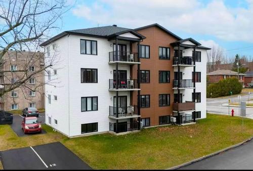 2 bedrooms apartment for rent in Sherbrooke — photo 2