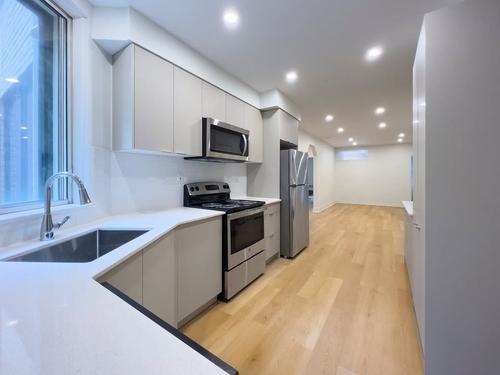 Appartement de 3 chambres à louer à Montreal - Ville-Marie — photo 2