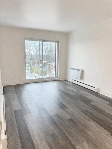 2 bedrooms apartment for rent in Sherbrooke — photo 2