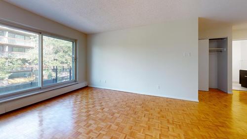 Studio for rent in Montreal - Côte-des-Neiges–Notre-Dame-de-Grâce — photo 5