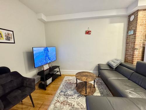 4 bedrooms apartment for rent in Montreal - Le Plateau-Mont-Royal — photo 17