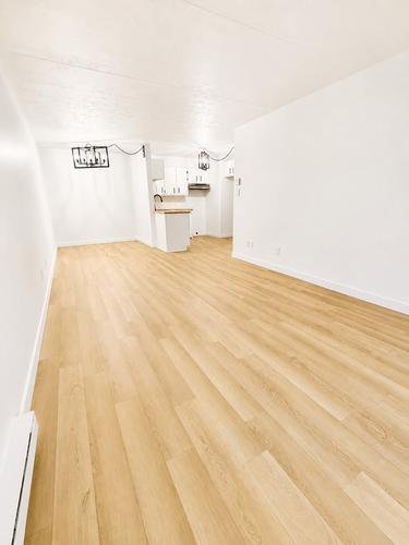2 bedrooms apartment for rent in Sherbrooke — photo 2