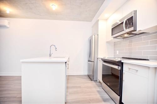 2 bedrooms apartment for rent in Laval — photo 2