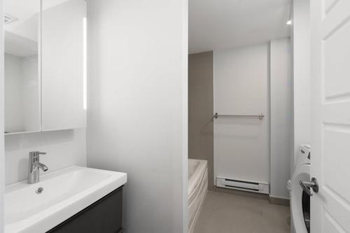 4 bedrooms apartment for rent in Montreal - Le Plateau-Mont-Royal — photo 8
