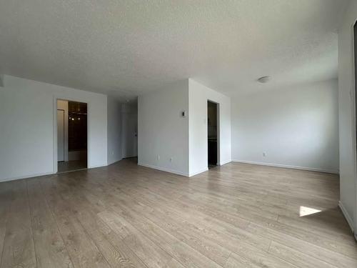 2 bedrooms apartment for rent in Laval — photo 7