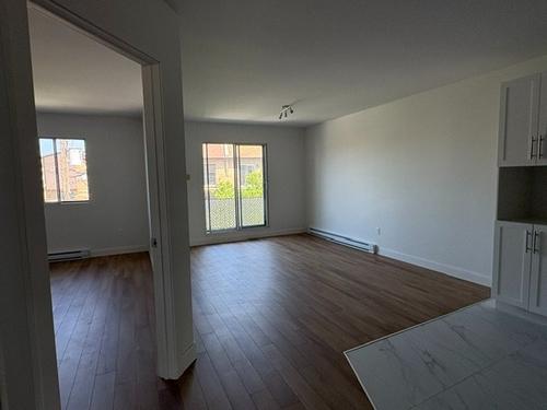 2 bedrooms apartment for rent in Laval — photo 4