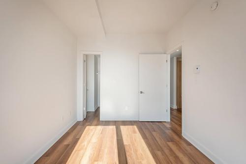 2 bedrooms apartment for rent in Laval — photo 18