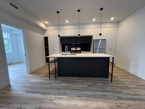Appartement de 3 chambres à louer à Longueuil — photo 2