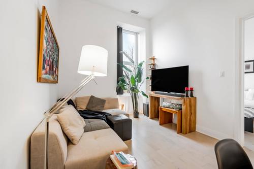 5 bedrooms apartment for rent in Montreal - Ville-Marie — photo 2