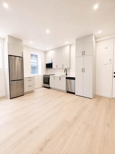 Appartement de 2 chambres à louer à Montreal - Ville-Marie — photo 2