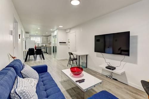 2 bedrooms apartment for rent in Laval — photo 7